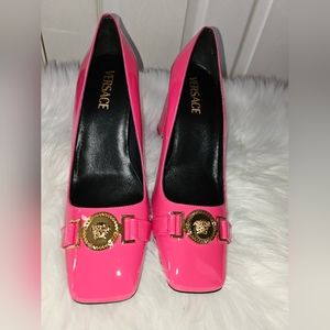 Versace heel pump